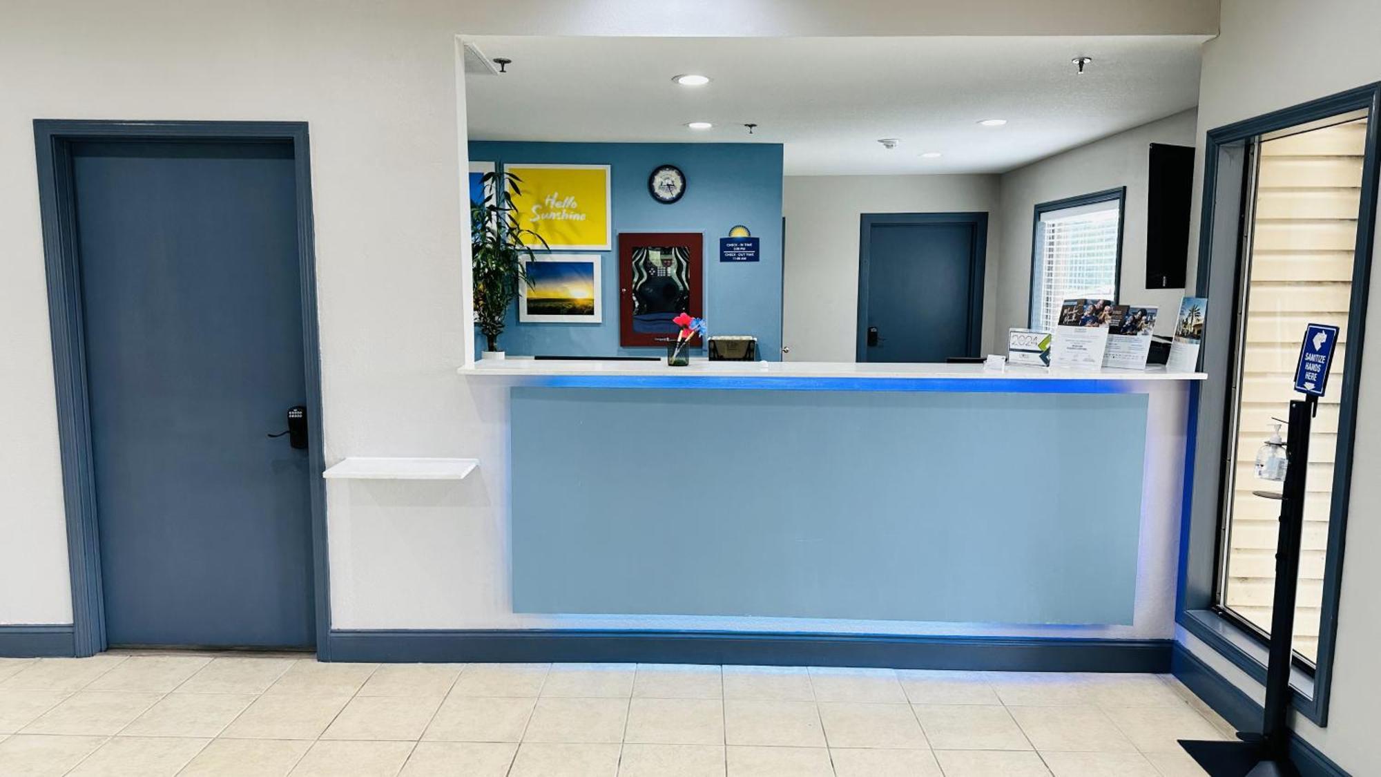 Days Inn & Suites By Wyndham Wynne Exteriör bild