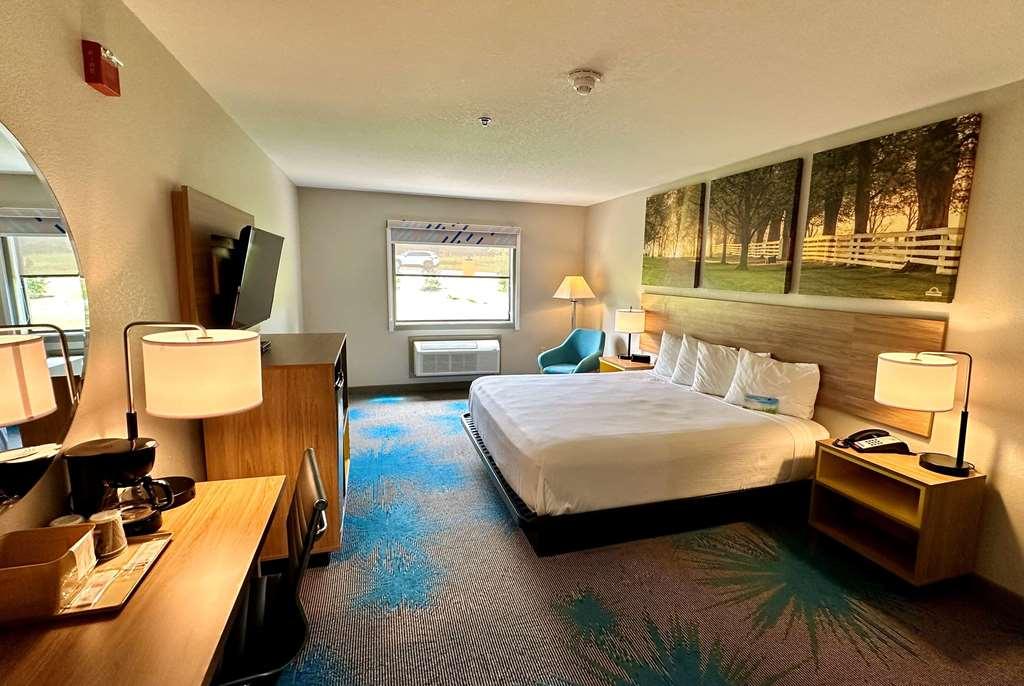 Days Inn & Suites By Wyndham Wynne Rum bild