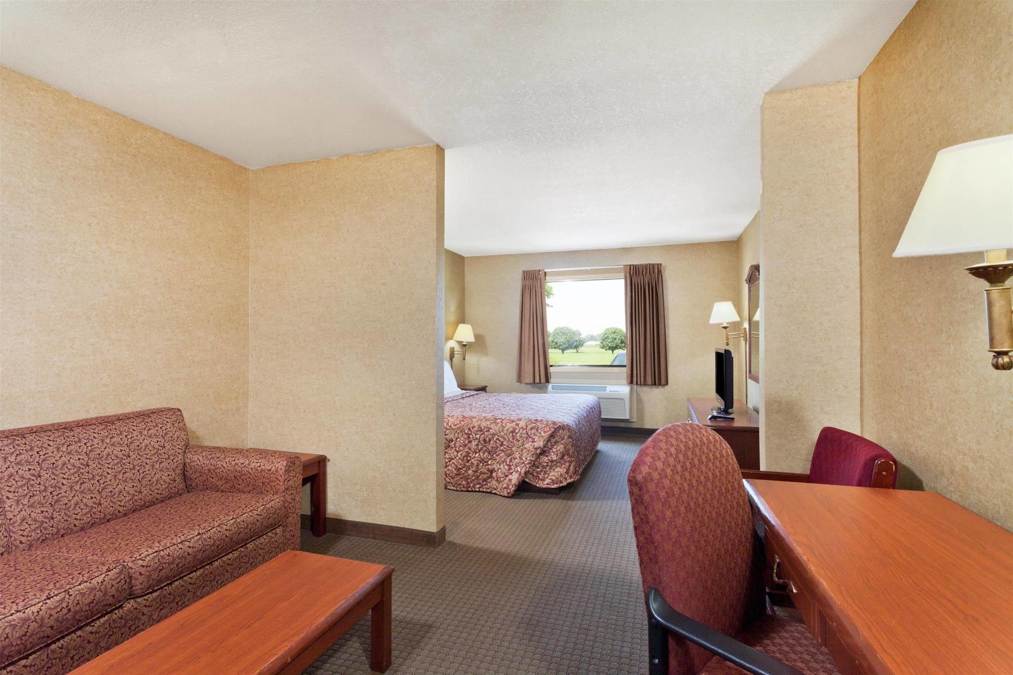 Days Inn & Suites By Wyndham Wynne Exteriör bild